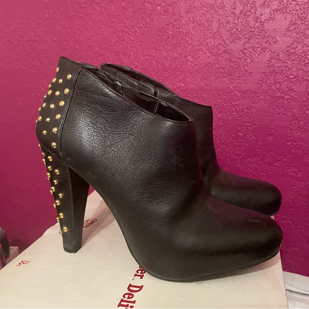 Steve Madden Clubbin Booties